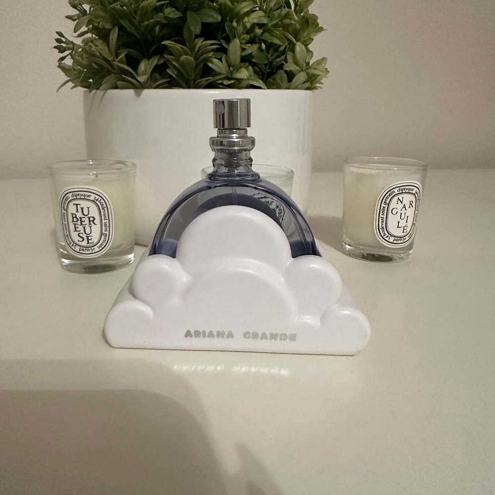 Ariana Grande Cloud Fragrance with Blue and White Design